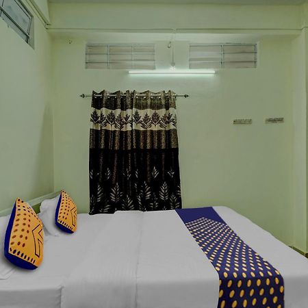 Spot On Rainbow Lodge Guwahati Buitenkant foto