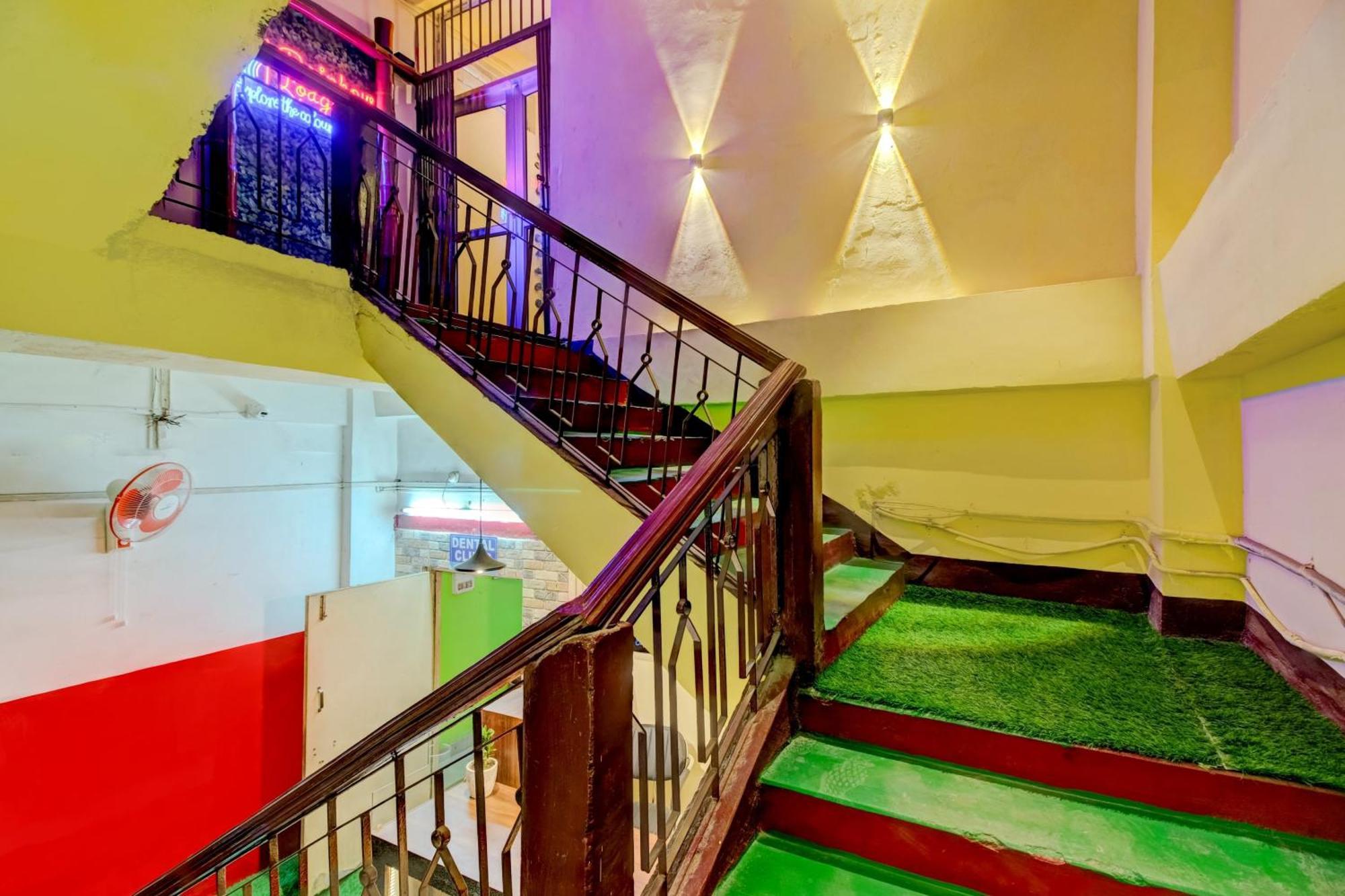 Spot On Rainbow Lodge Guwahati Buitenkant foto
