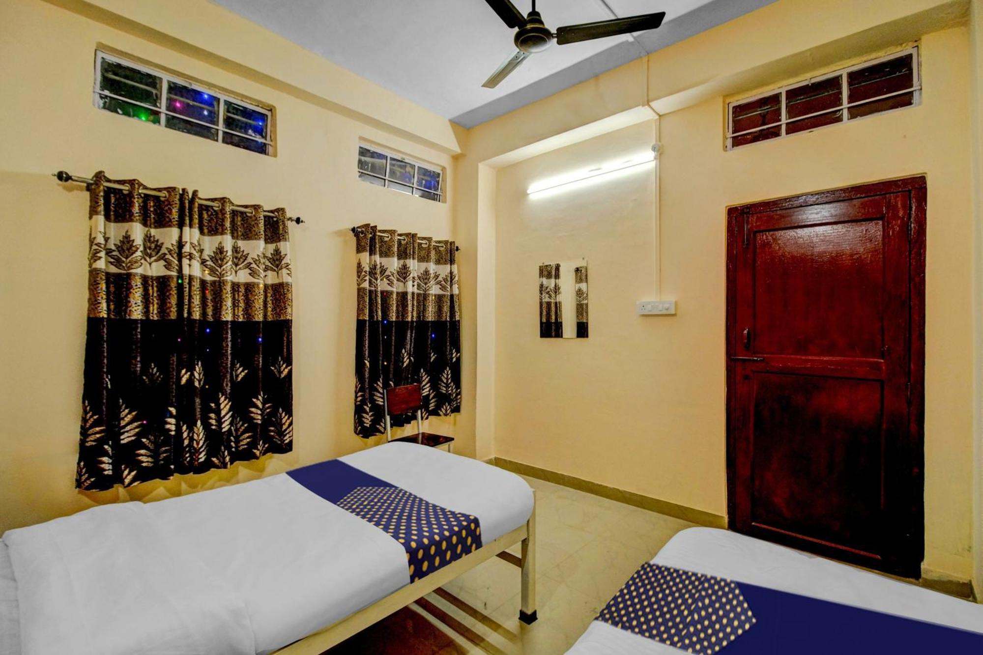 Spot On Rainbow Lodge Guwahati Buitenkant foto